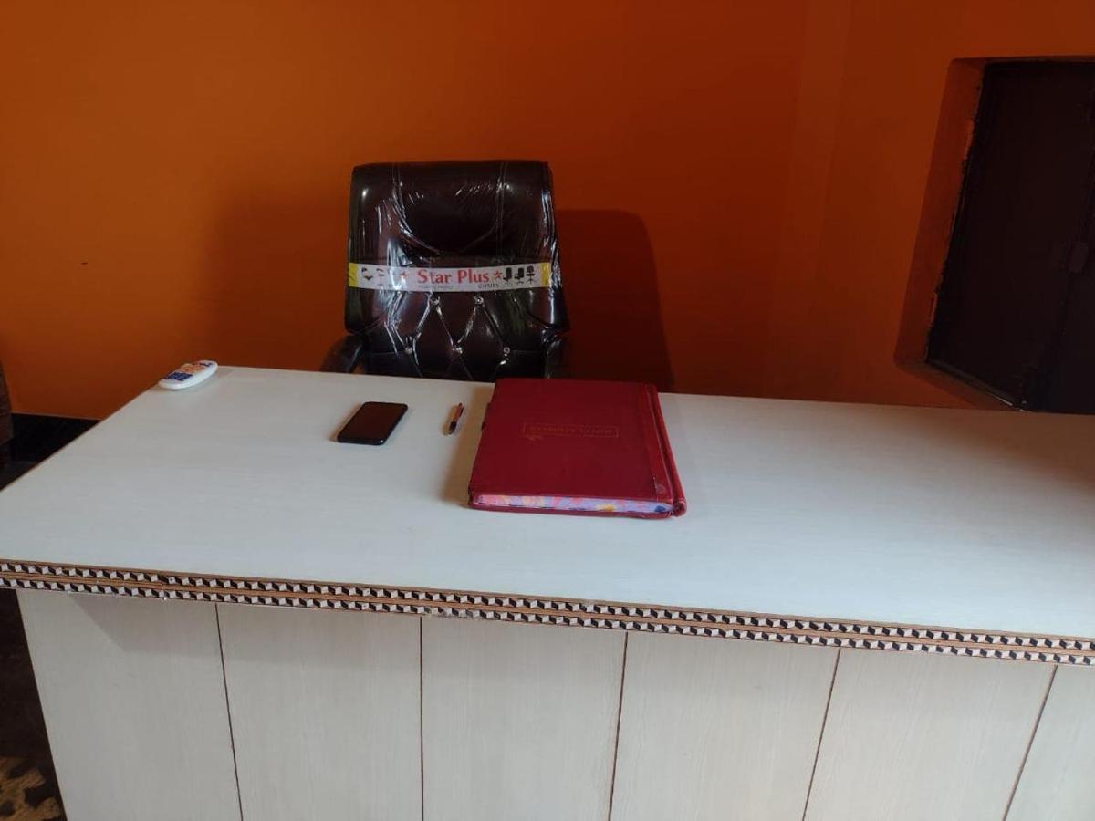Oyo 83936 Chaudhary Guest House Bulandshahr エクステリア 写真