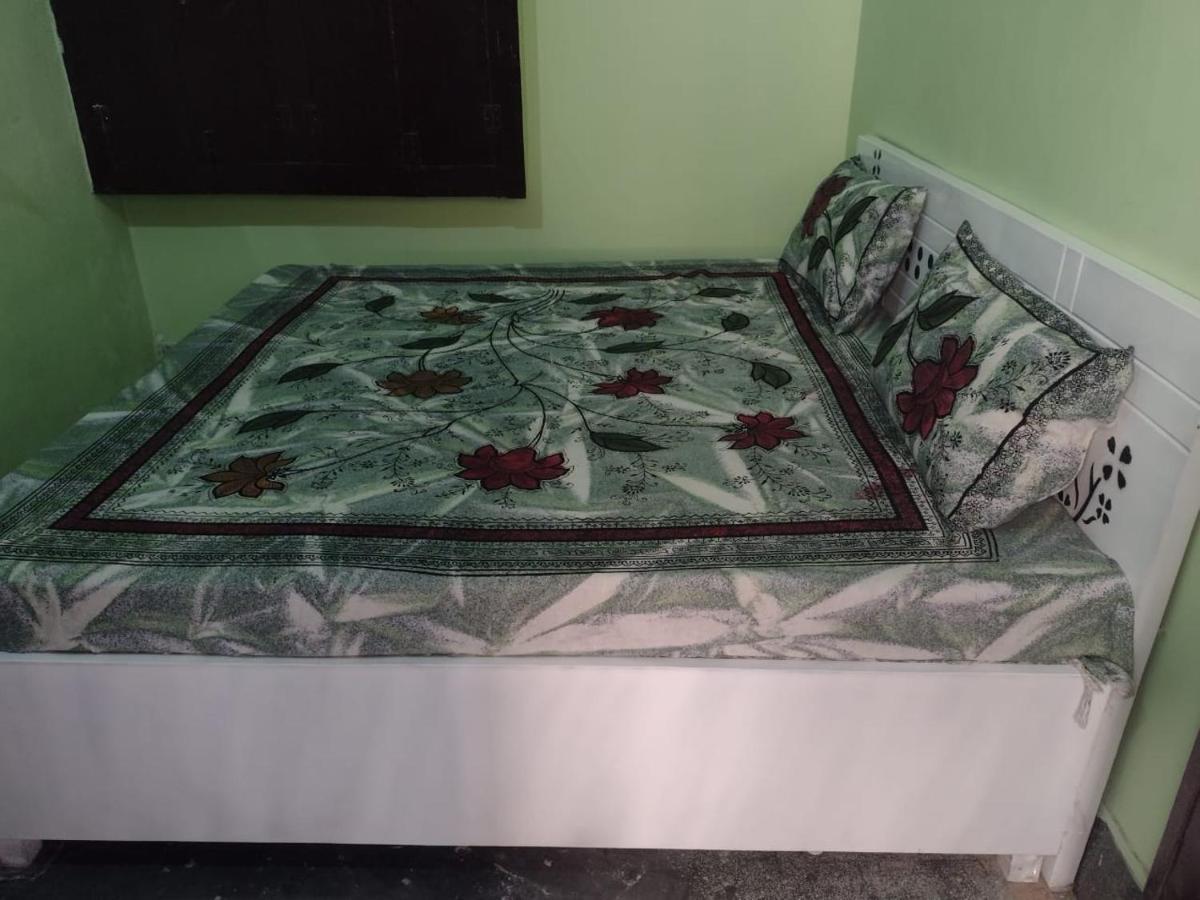 Oyo 83936 Chaudhary Guest House Bulandshahr エクステリア 写真